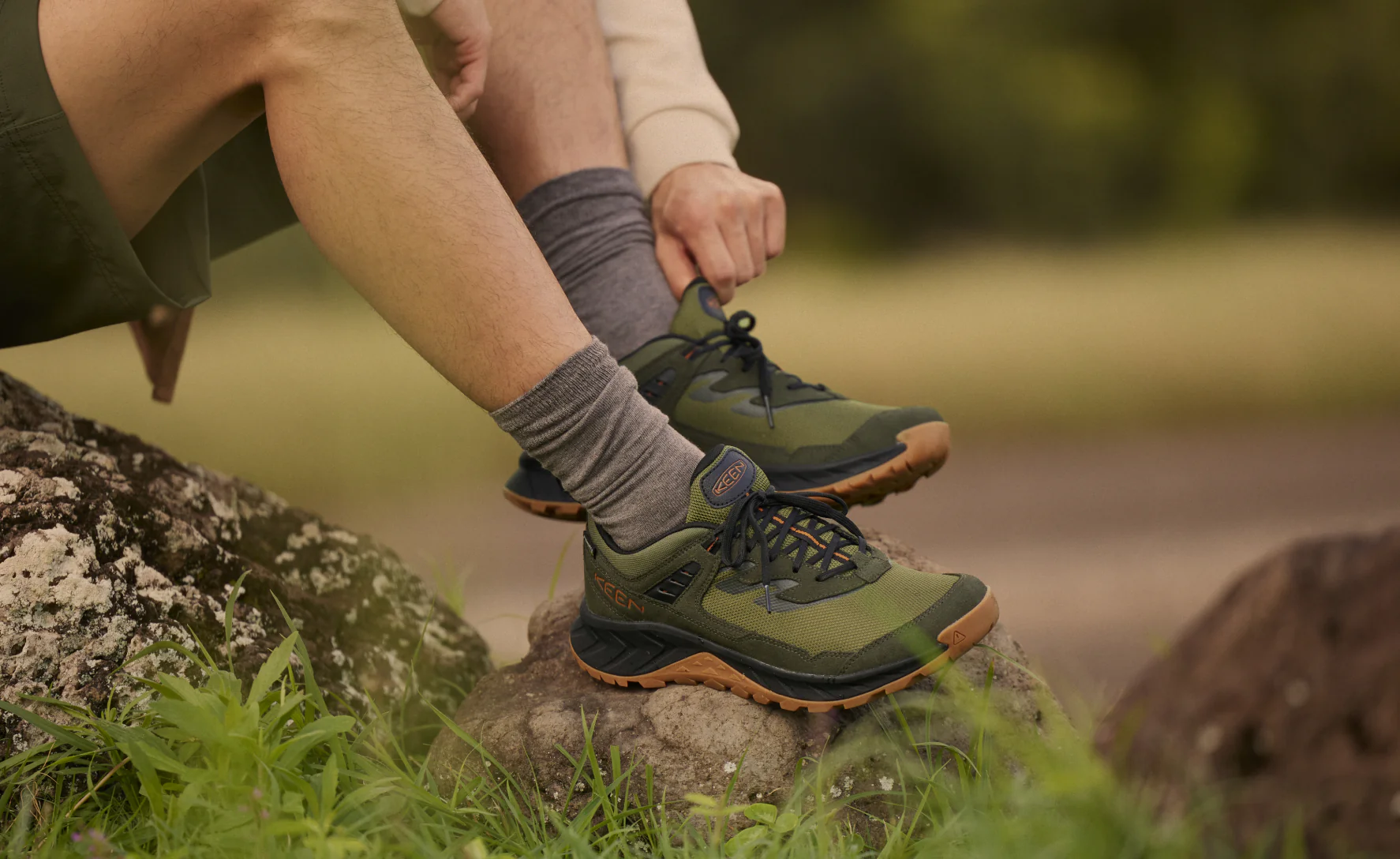 Men's Hightrail Waterproof Hiking Shoe | Winter Moss/Gold Flame - Image 7