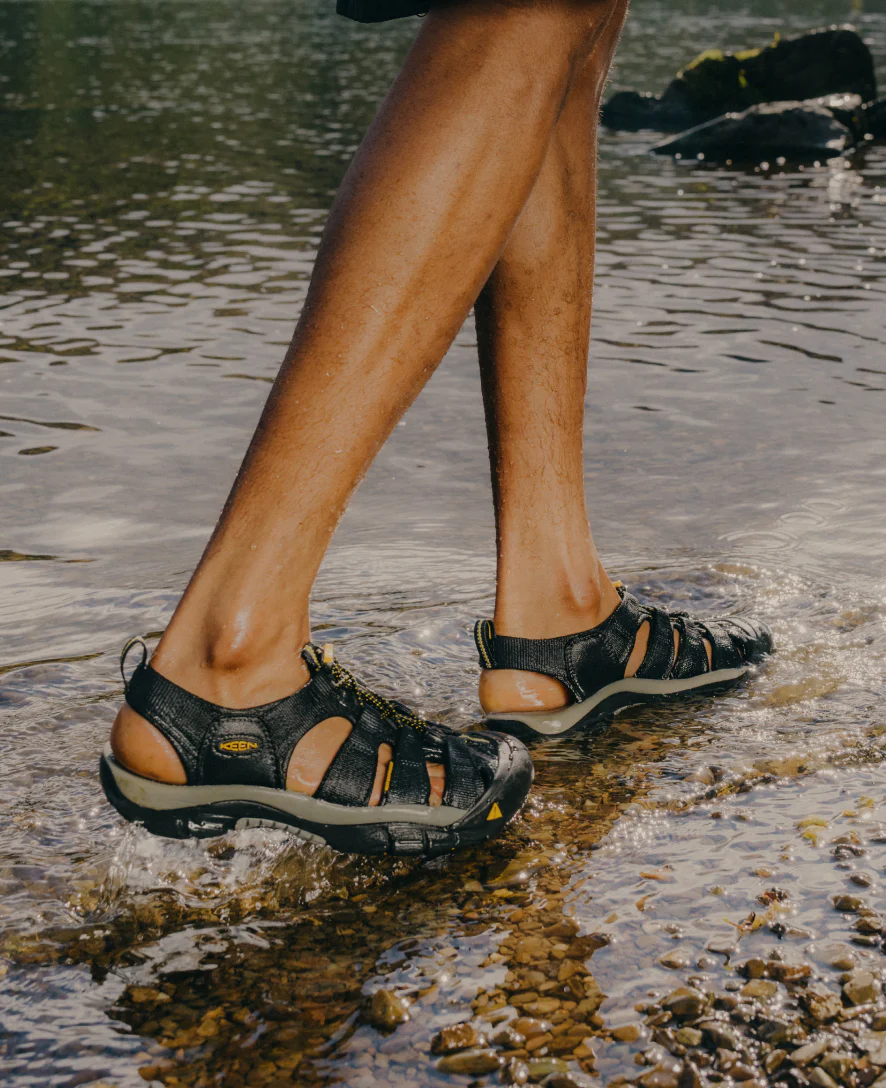 Men's Newport H2 Sandal | Triple Black - Image 9