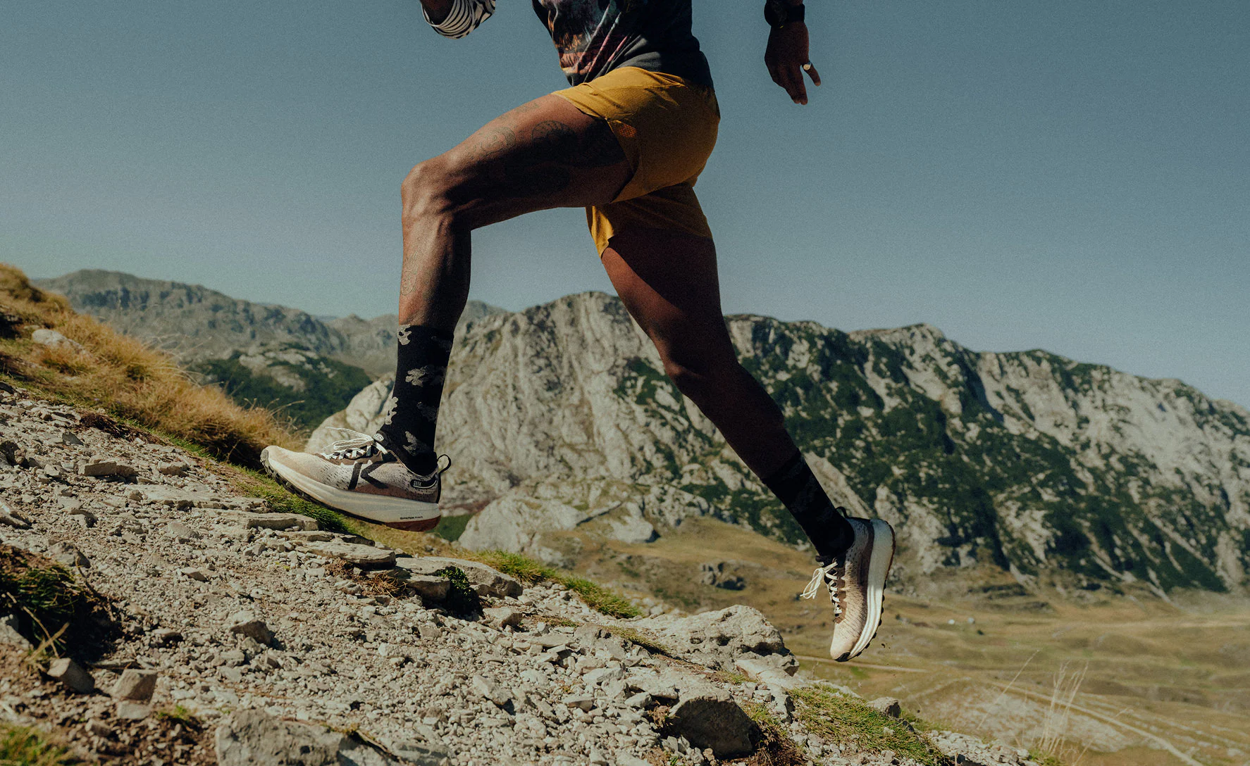Men's Seek Trail Running Shoe | Grenadine/Ocean Depths - Image 7