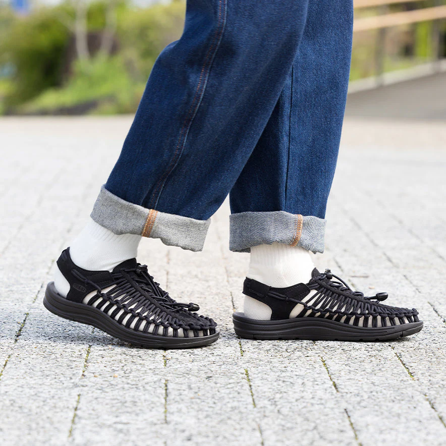 Women's UNEEK Sneaker | Black/Black - Image 8